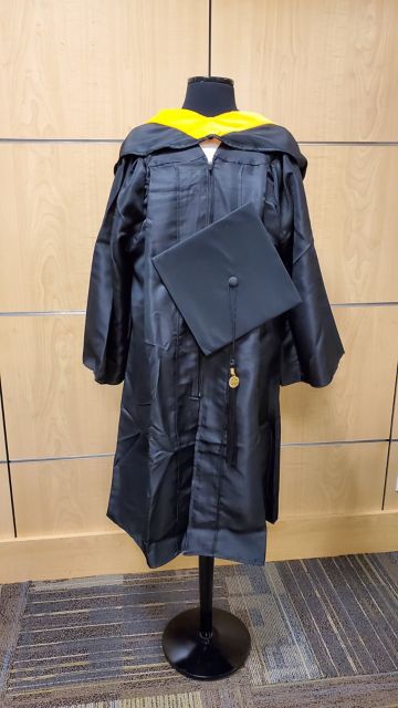 SMITH COLLEGE BACHELOR REGALIA SET